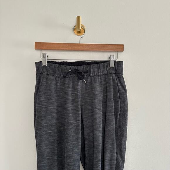 Lululemon On The Fly Drawstring Waist Pants in Heathered Black 4 - Picture 5 of 10